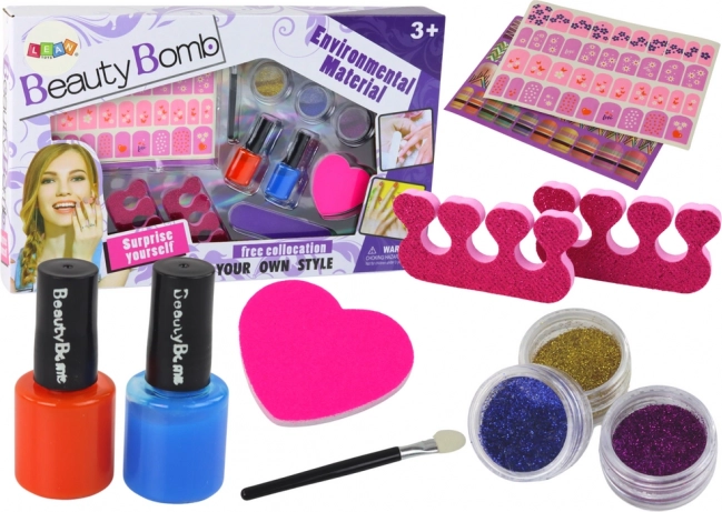 Komplet za lakiranje nohtov z nalepkami Beauty Bomb XXL