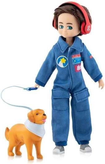 Lottie Finn fant s kužkom in astronavtskimi dodatki