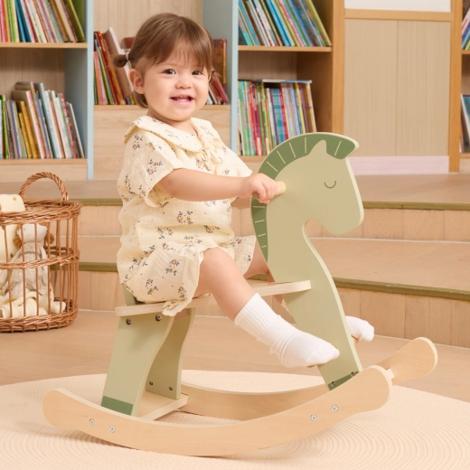 Podpora ravnotežju in samozavesti od 12 mesecev