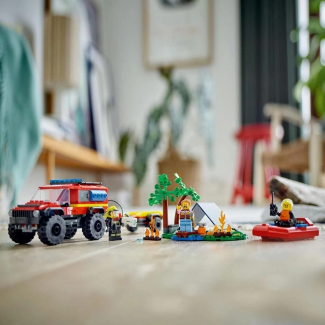 LEGO® City 60412 Gasilsko vozilo 4x4 in reševalni čoln