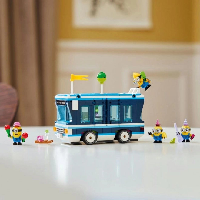 Komplet Minions - Minionski zabavni avtobus