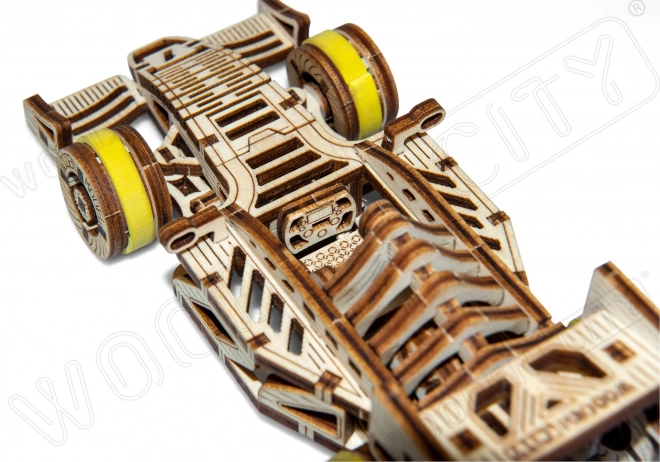 WOODEN CITY 3D sestavljanka Dirkalni avto Bolid 108 delov