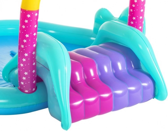 Širok tobogan za veliko zabave