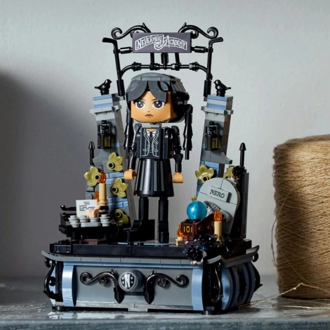 LEGO Wednesday Addams figurica