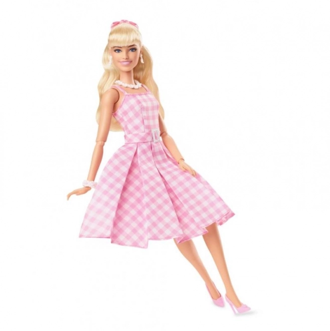 Filmovna lutka Barbie Margot Robbie kot Barbie v roza obleki