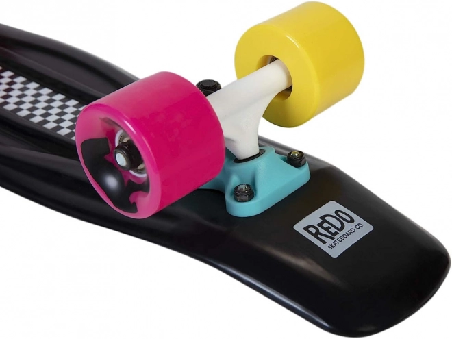 Barviti retro pennyboard s šahovskim vzorcem
