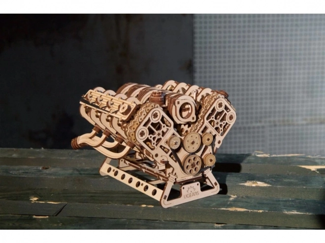 Ugears 3D lesena sestavljanka motor V8