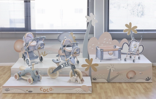 Potovalna posteljica za punčke Coco 2024 brez punčke