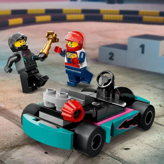 LEGO® Mesto 60400 Karting z Vojači