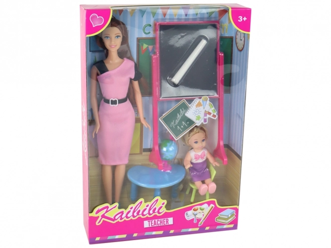 Učiteljica z učencem, šolski set z tablo in globusom