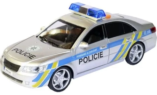 Policijski avto s češkim glasom