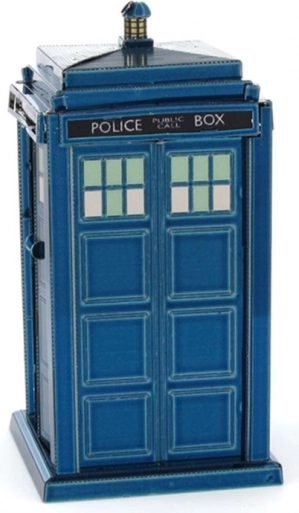 Ikonična TARDIS kot kovinski model