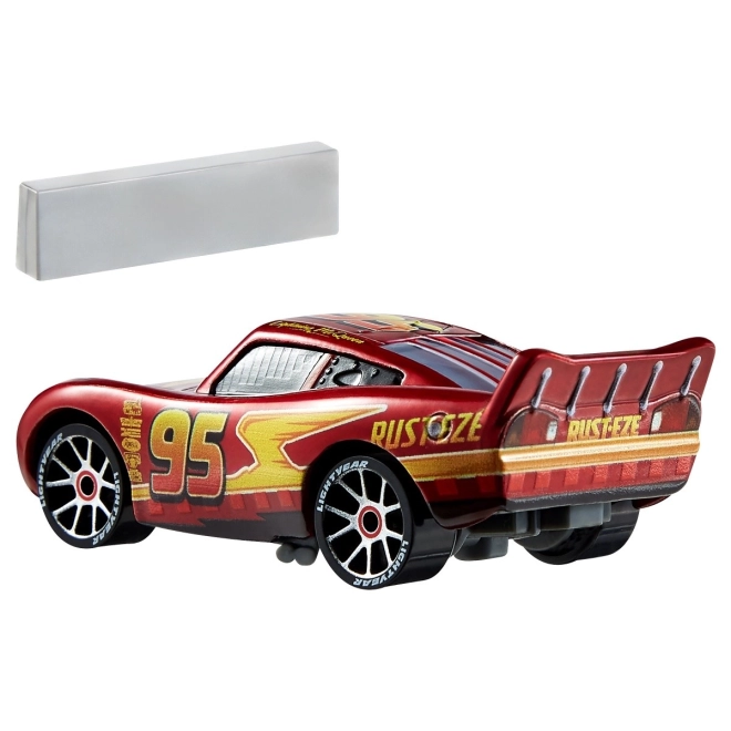 Avtomobili Nascar, Strela McQueen