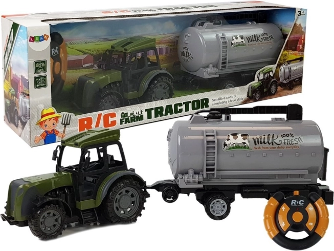 Zeleni RC traktor s cisternskim priklopnikom za mleko 2.4G