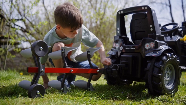 Združljiv s poganjalnimi traktorji Rolly Toys