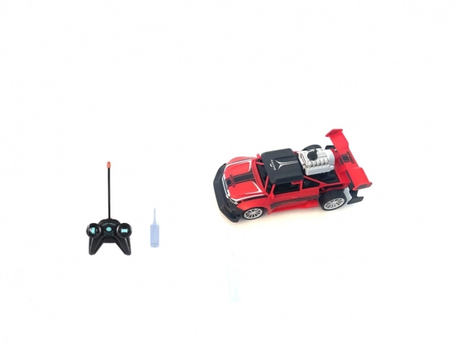 RC avto 1:20 z dimnim učinkom rdeče