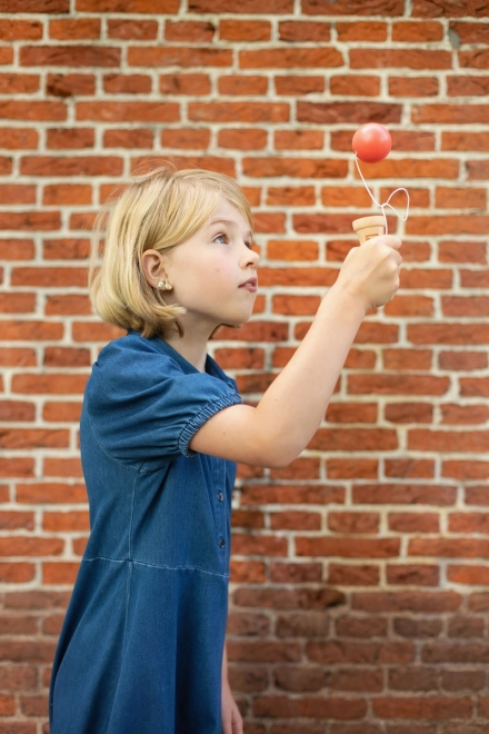 Lesena kendama Sladoled – spretnostna igra za otroke