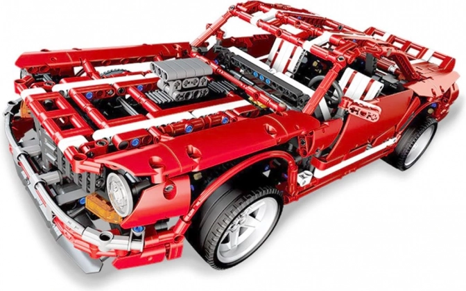 Realističen muscle car s premičnimi elementi