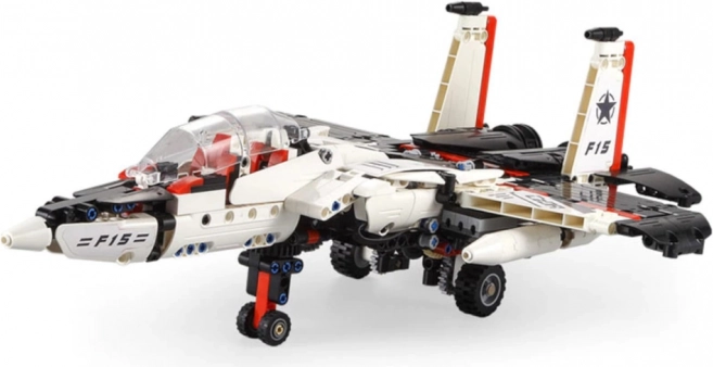 Dva modela v eni škatli: robot in lovec F15
