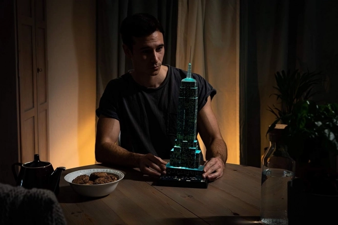 RAVENSBURGER Sijoča 3D sestavljanka Nočna izdaja Chrysler Building 216 kosov