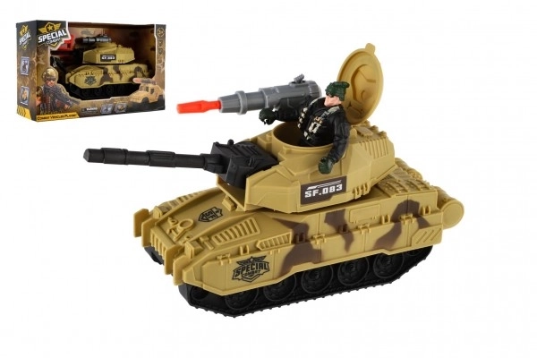Plastični tank z vojakom na prosti tek