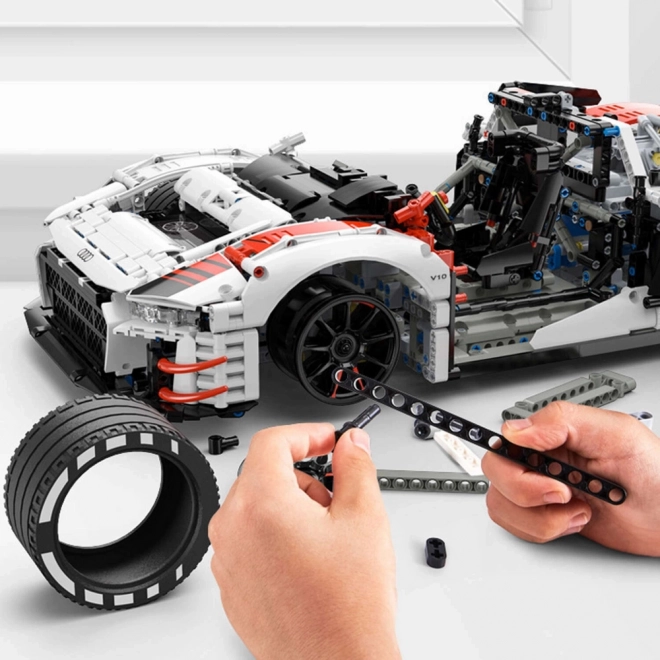 Komplet RC Avto Audi R8 1:8 od Rastar s 3322 deli