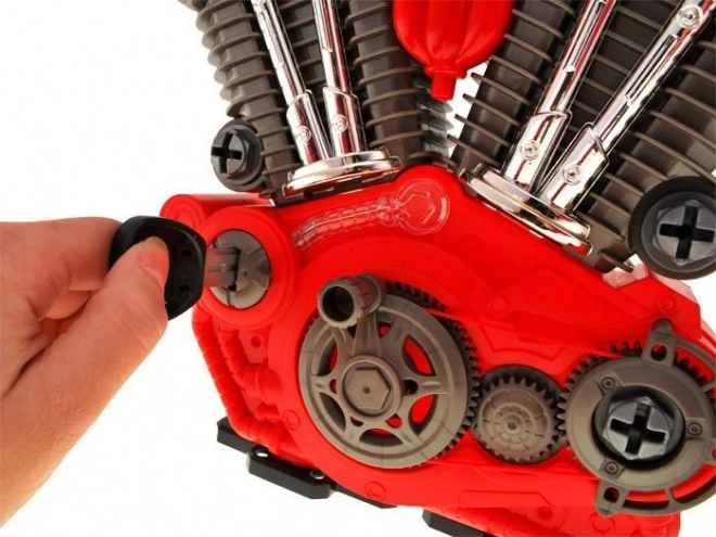 Razstavljiv motor za male mehanike