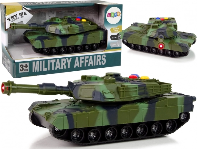 Vojaški tank 1:32 z maskiranjem, lučmi in zvoki