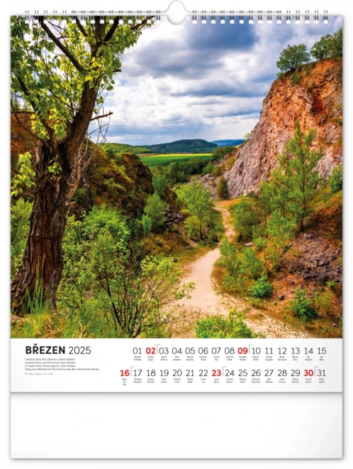 NOTIQUE Stenski koledar Pohodniške poti po Češki krajini 2025, 30 x 34 cm