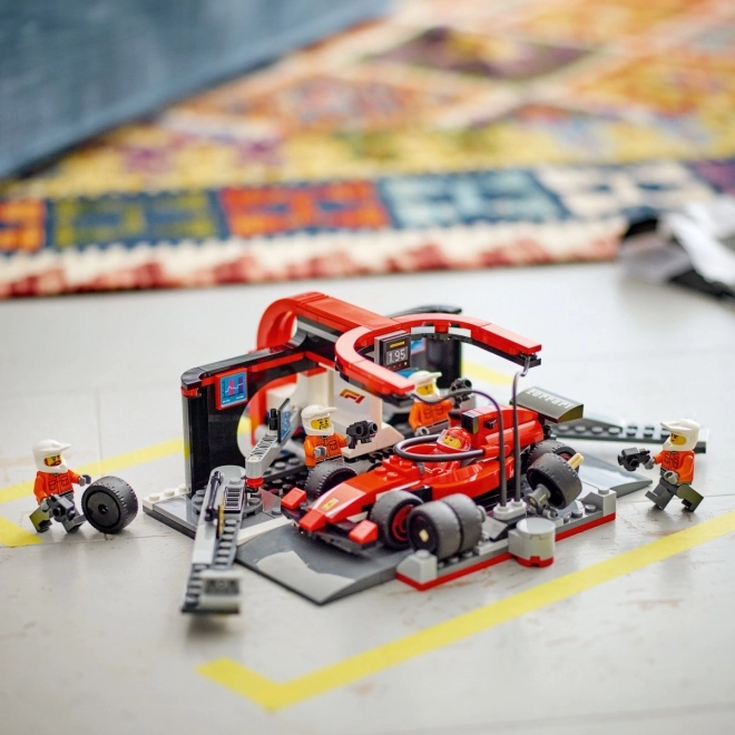 LEGO City 60443 F1 Pit Stop s mehaniki in Ferrarijem