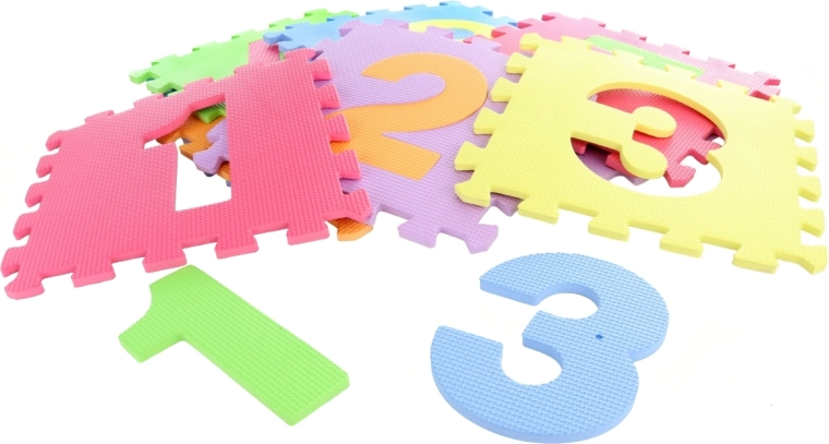 Barvni penasti koščki