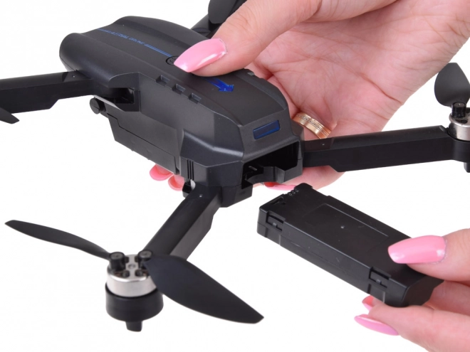 Zložljiv dron s kamero