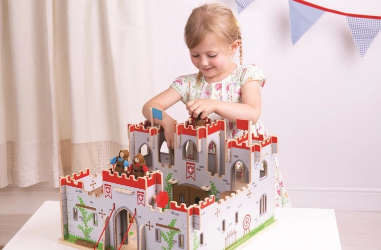 Zamenljive zastave in realistični detajli