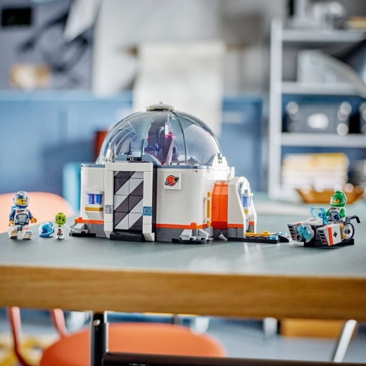 Raziskovalni rover in dostavni dron