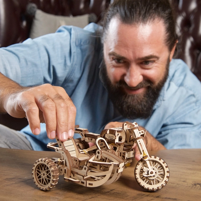 Ugears 3D puzzle Motocikel s prikolico 380 kosov