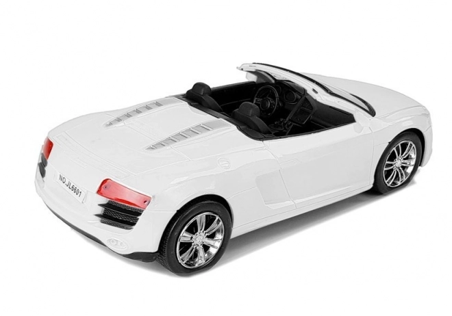 Beli kabriolet avto s potegom 1:18