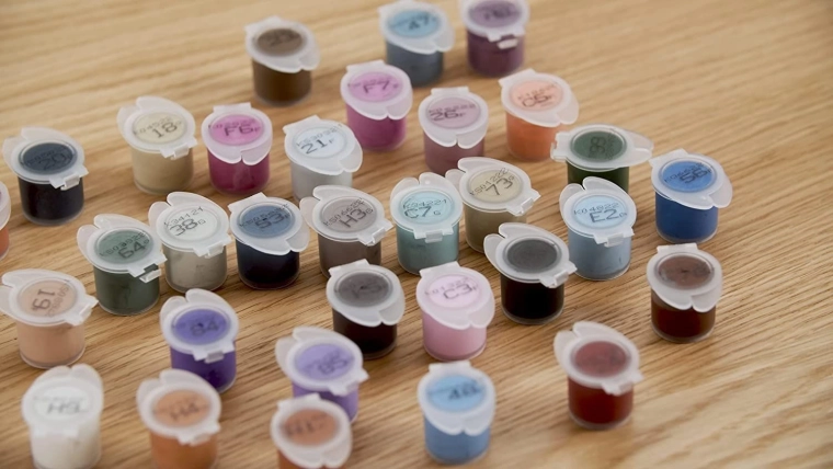 Praktične barve v lončkih