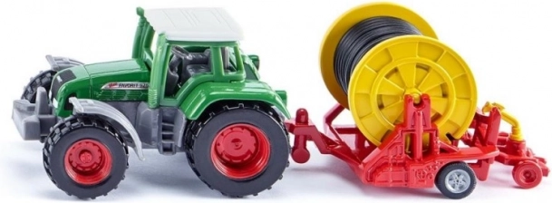 Traktor s škropilnico