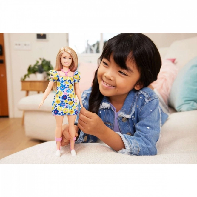 Barbie Fashionistas lutka z Downovim sindromom
