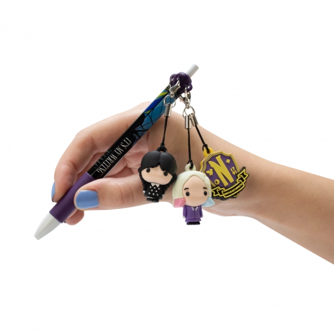 Fidget pero Wednesday
