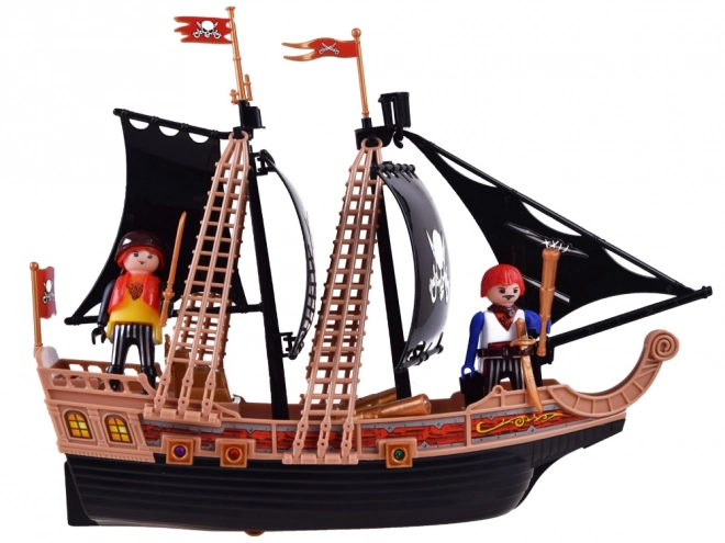 Pirati ladja s figurami in zvočnimi učinki