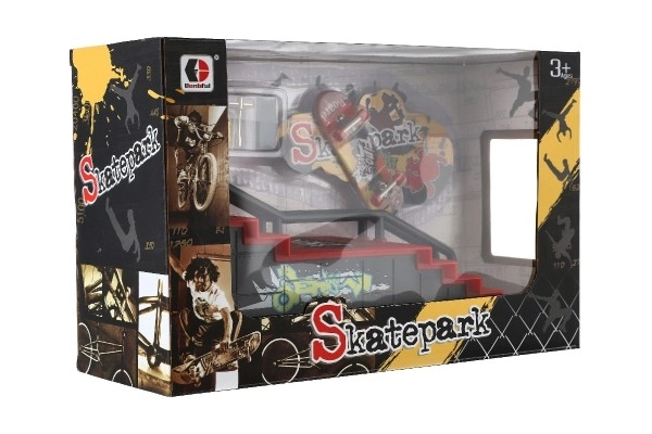 Skatepark - prstna rolka s plastično rampo 8cm in dodanimi dodatki, različni modeli v škatli 28x18cm