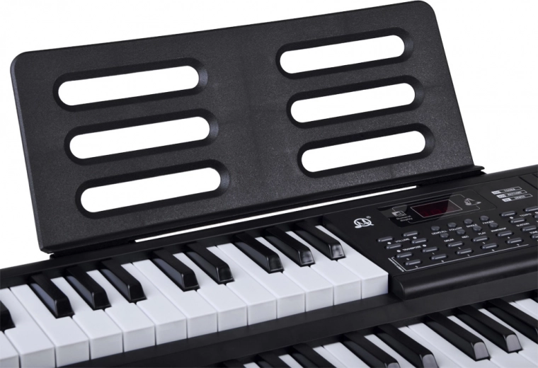 LED-zaslon in praktične funkcije upravljanja