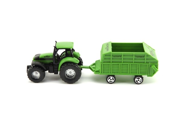 Zeleni traktor z realistično prikolico