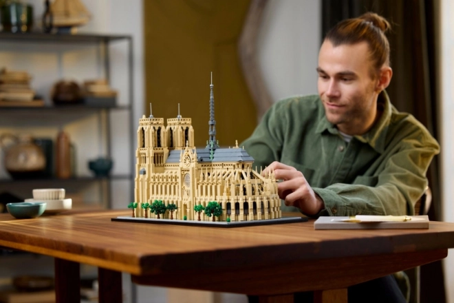 Komplet za sestavljanje LEGO Architecture Katedrala Notre-Dame