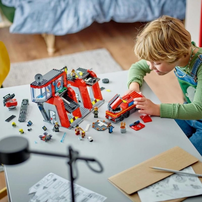 LEGO® City 60414 Gasilka z gasilskim vozilom