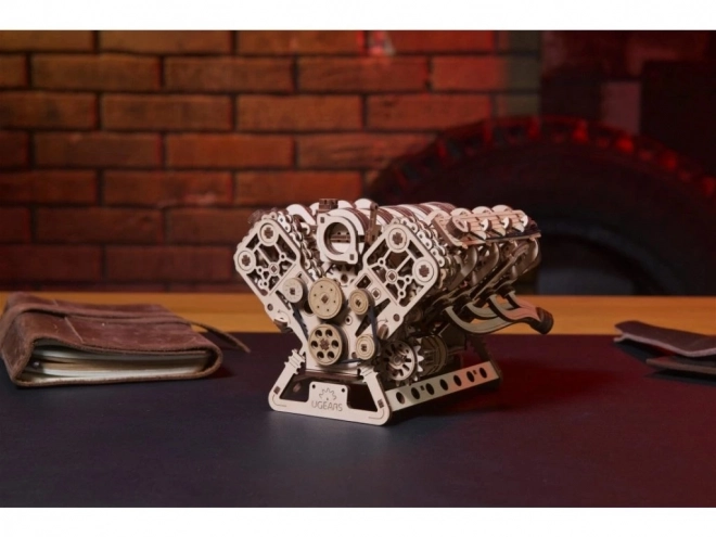 Ugears 3D lesena sestavljanka motor V8