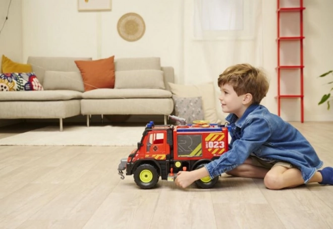Gasilski tovornjak Mercedes-Benz Unimog U530 z učinki