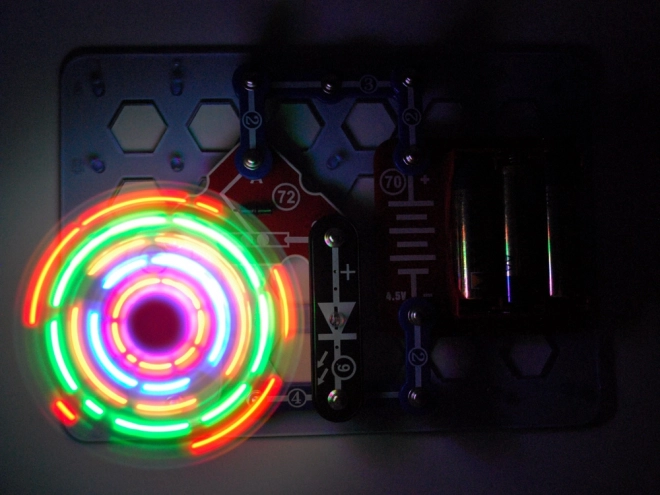 Izobraževalni svetleči set za male elektrotehnike