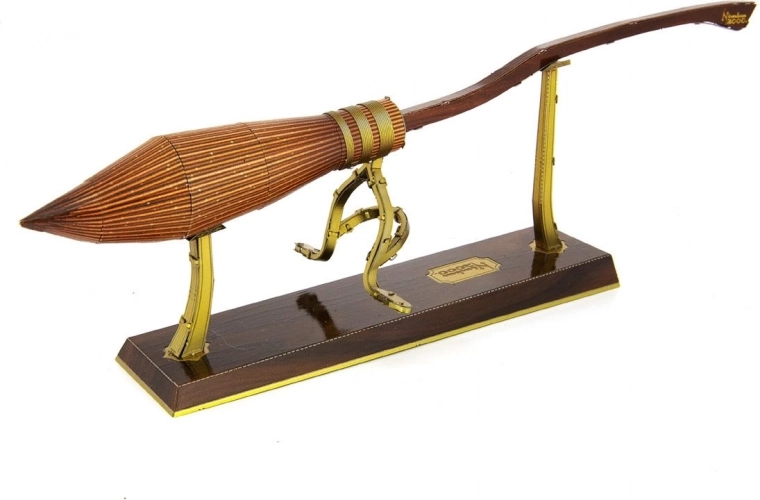 Realistična kovinska replika Nimbus 2000